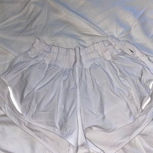 White Lululemon Hotty Hot Short II 2.5”